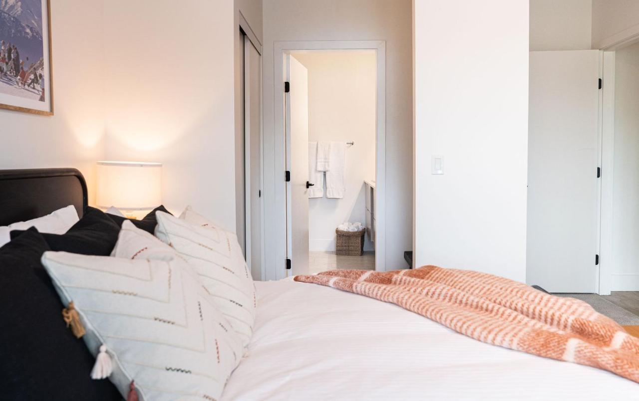The Monashee House By Vacations Apartment