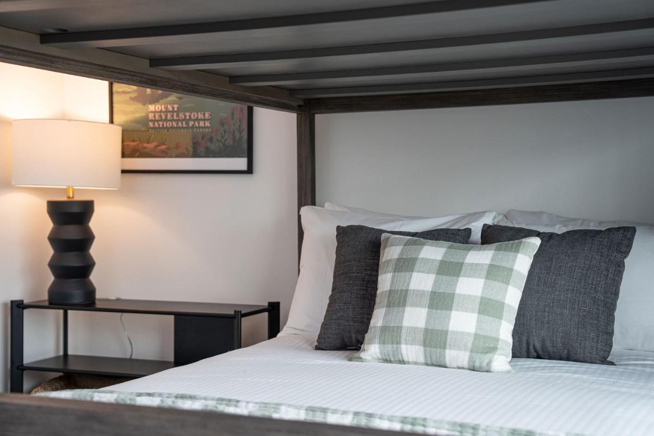 The Monashee House By Vacations *