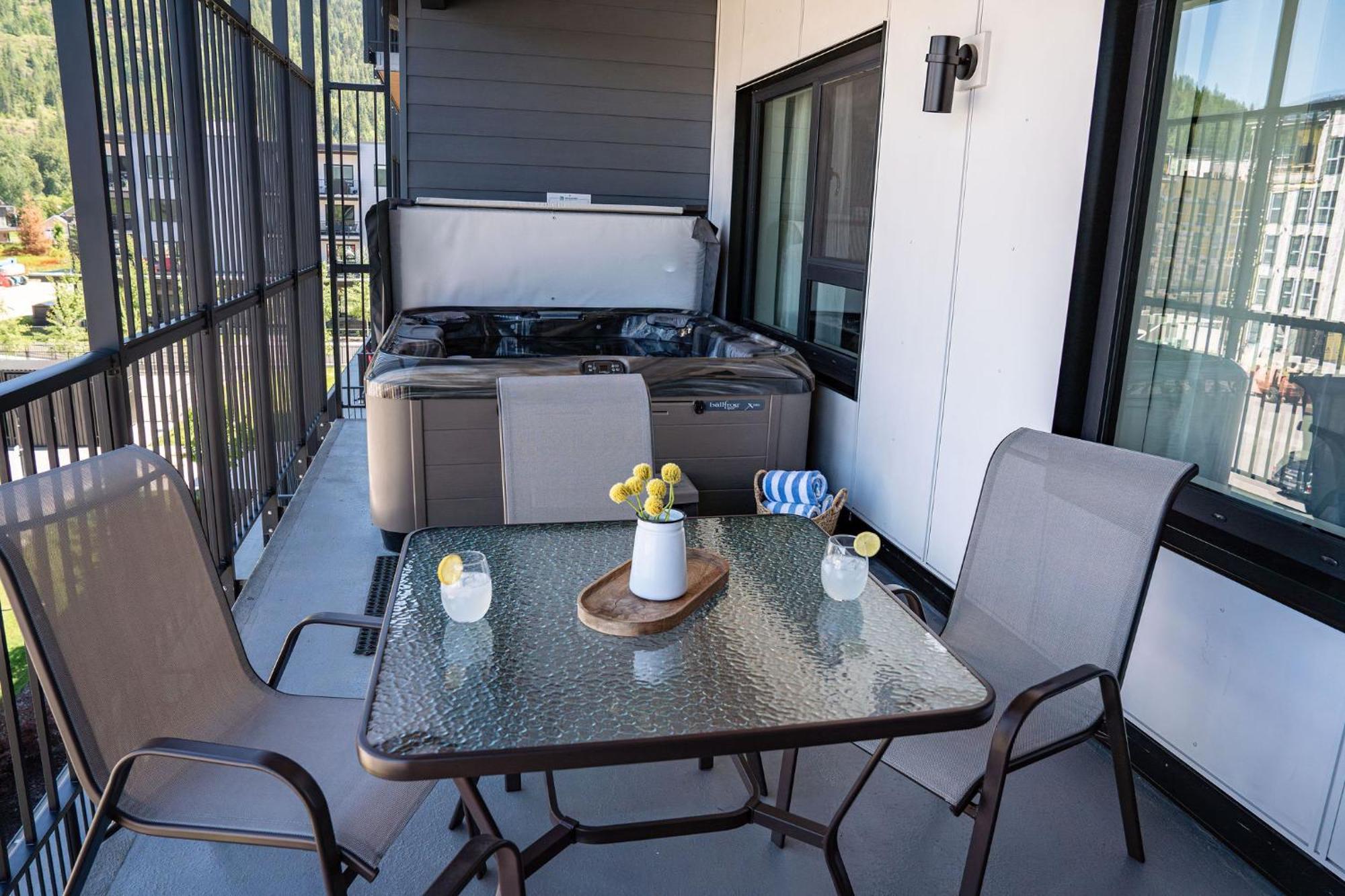 The Monashee House By Vacations