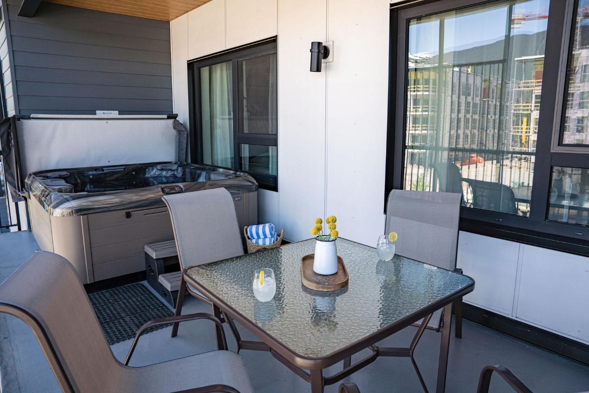 Apartment The Monashee House By Vacations